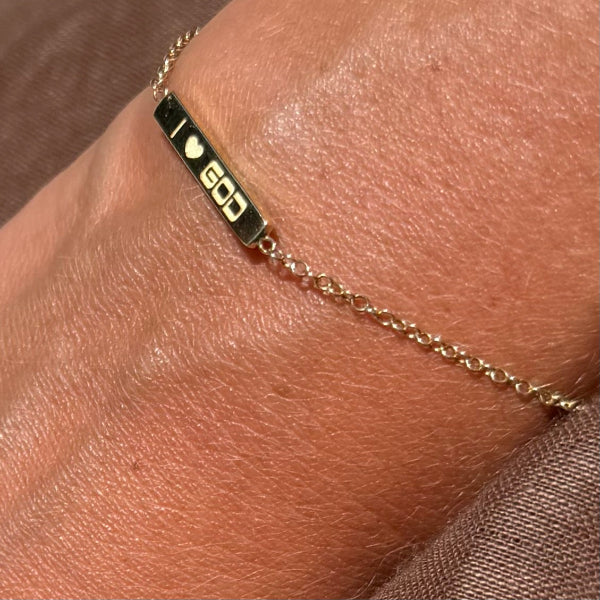 crafted by hand in solid 18K gold and 18K gold Italian gold chains