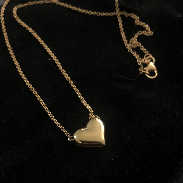 Crafted by hand in solid 18K gold and 18K Italian gold chains