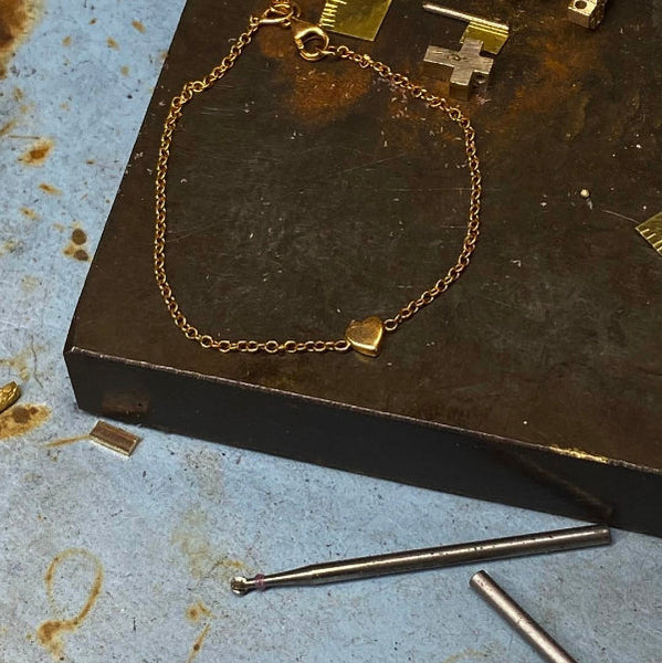 handcrafted heart bracelet in solid gold and Italian gold chains